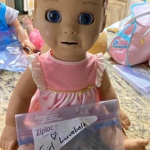 Luvebella talks & moves her eyes